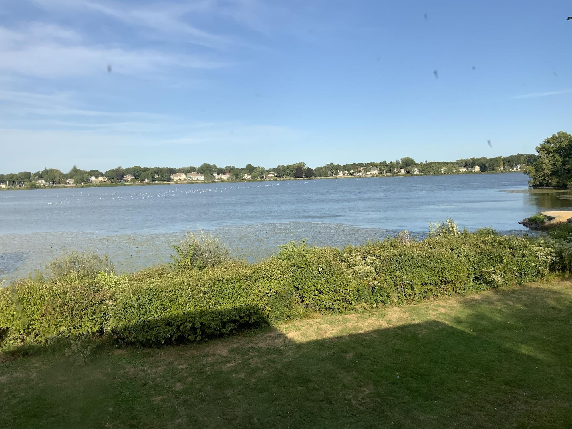 Lakeside Inn Wakefield Εξωτερικό φωτογραφία