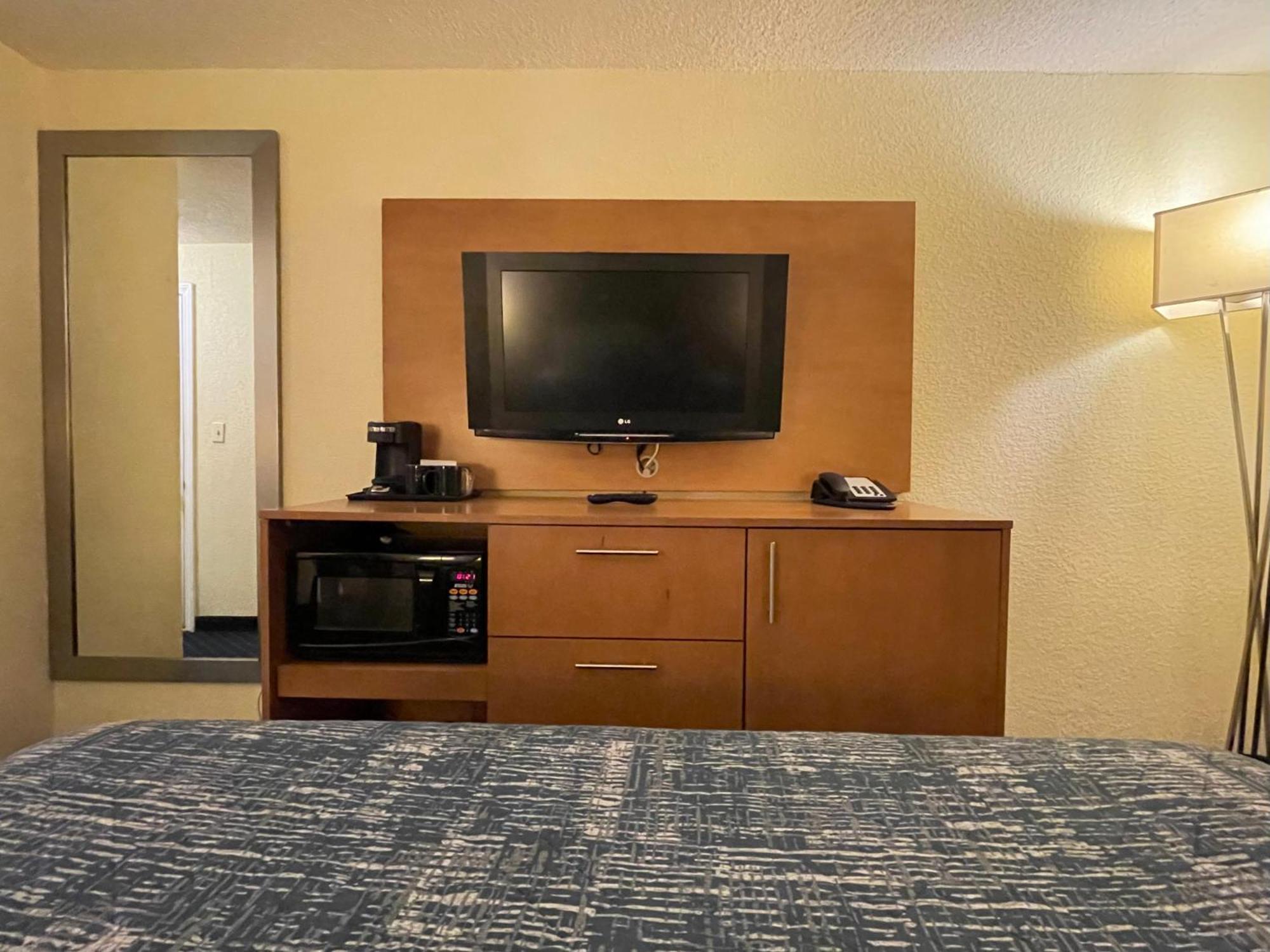 Lakeside Inn Wakefield Εξωτερικό φωτογραφία