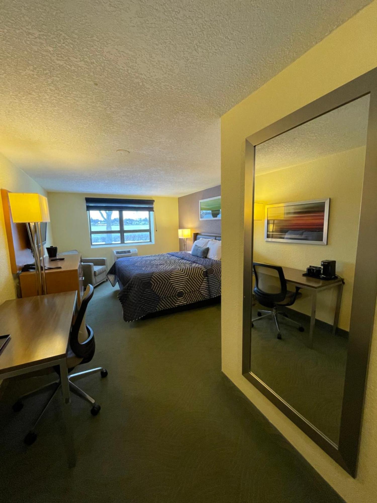 Lakeside Inn Wakefield Εξωτερικό φωτογραφία
