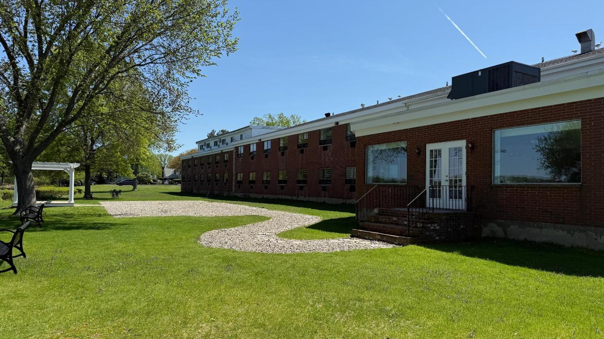 Lakeside Inn Wakefield Εξωτερικό φωτογραφία