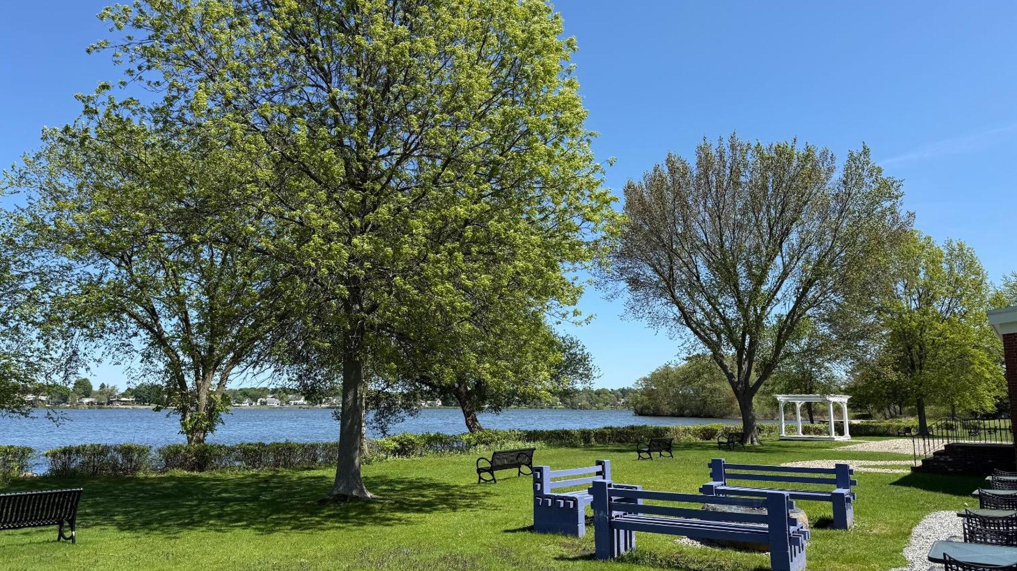 Lakeside Inn Wakefield Εξωτερικό φωτογραφία